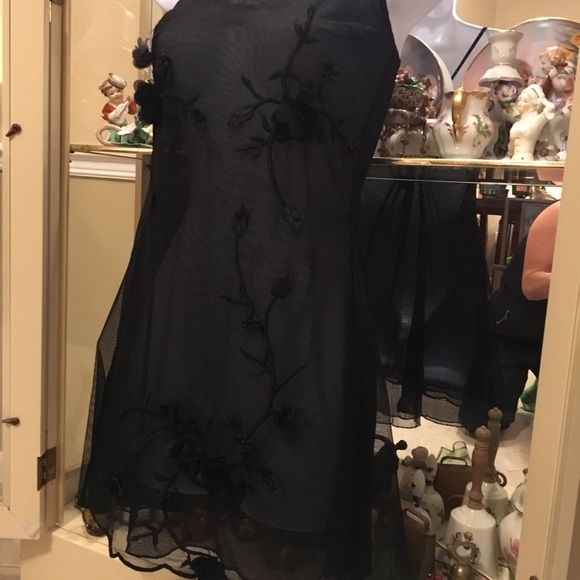 VINTAGE FLORA BY FLORA NIKROOZ BLACK NIGHTGOWN - Picture 3 of 6