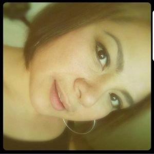 Meet your Posher, Jeannette