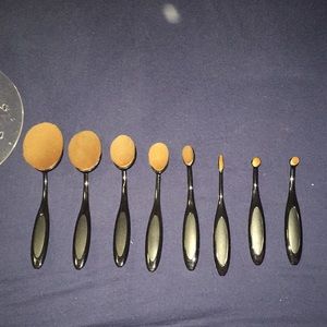 8 piece makeup brushes with stand