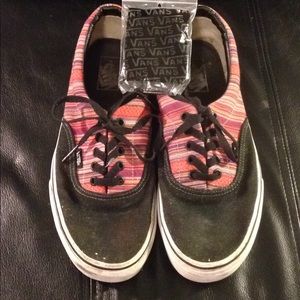 Vans size 11 free shoe laces with fresh pattern !!