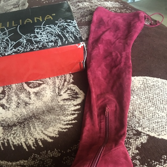 High boots - Picture 2 of 2