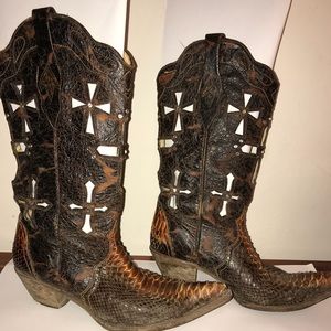 Corral Python cross cut out boots