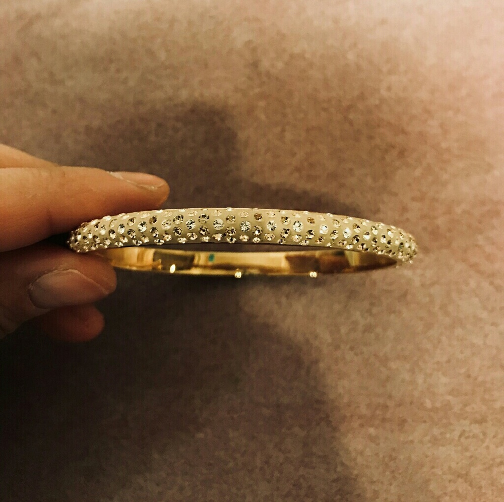 Bracelet with crystals