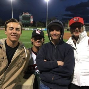 Meet your Posher, Derek