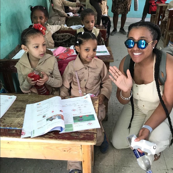 Meet your Posher, Allegra - Picture 1 of 1