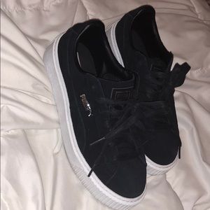 PUMA PLATFORM SNEAKERS. Size 8.