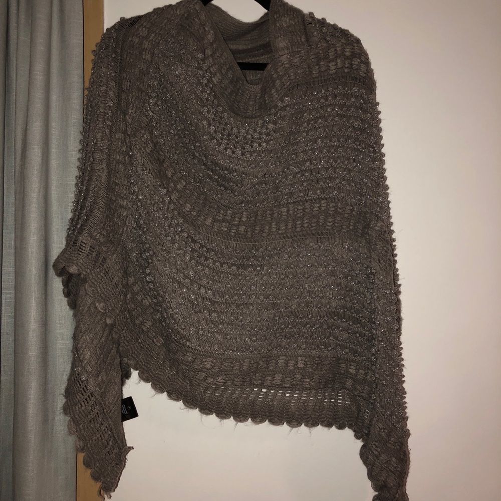Cozy Poncho in Grey