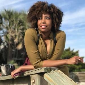 Meet your Posher, Jasmin