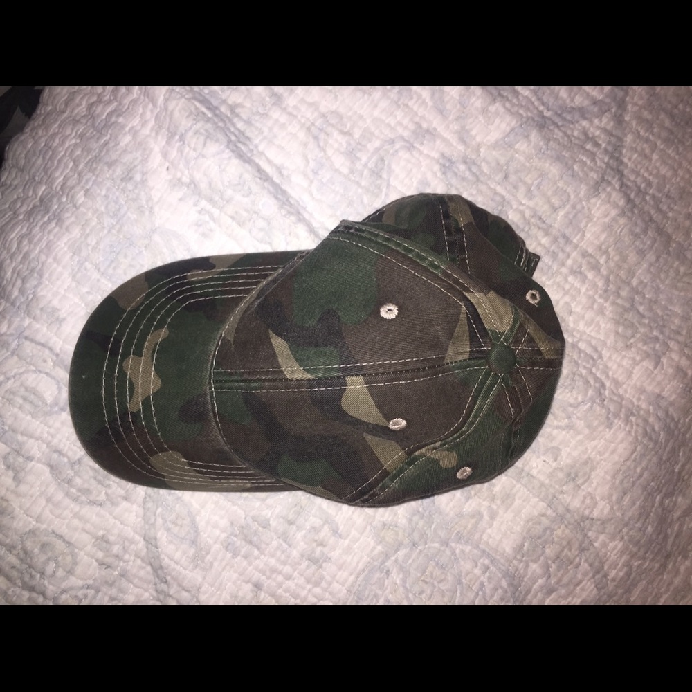 Camo baseball cap