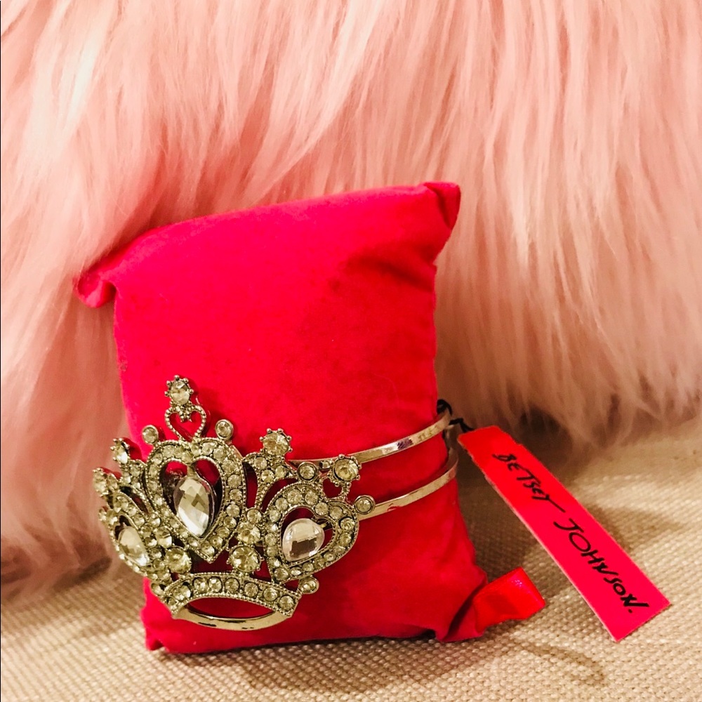 Betsey Johnson bracelet
