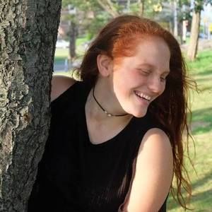 Meet your Posher, Emmi