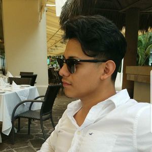 Meet your Posher, Max