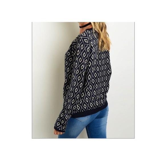 New!! navy and cream sweater - Picture 3 of 3