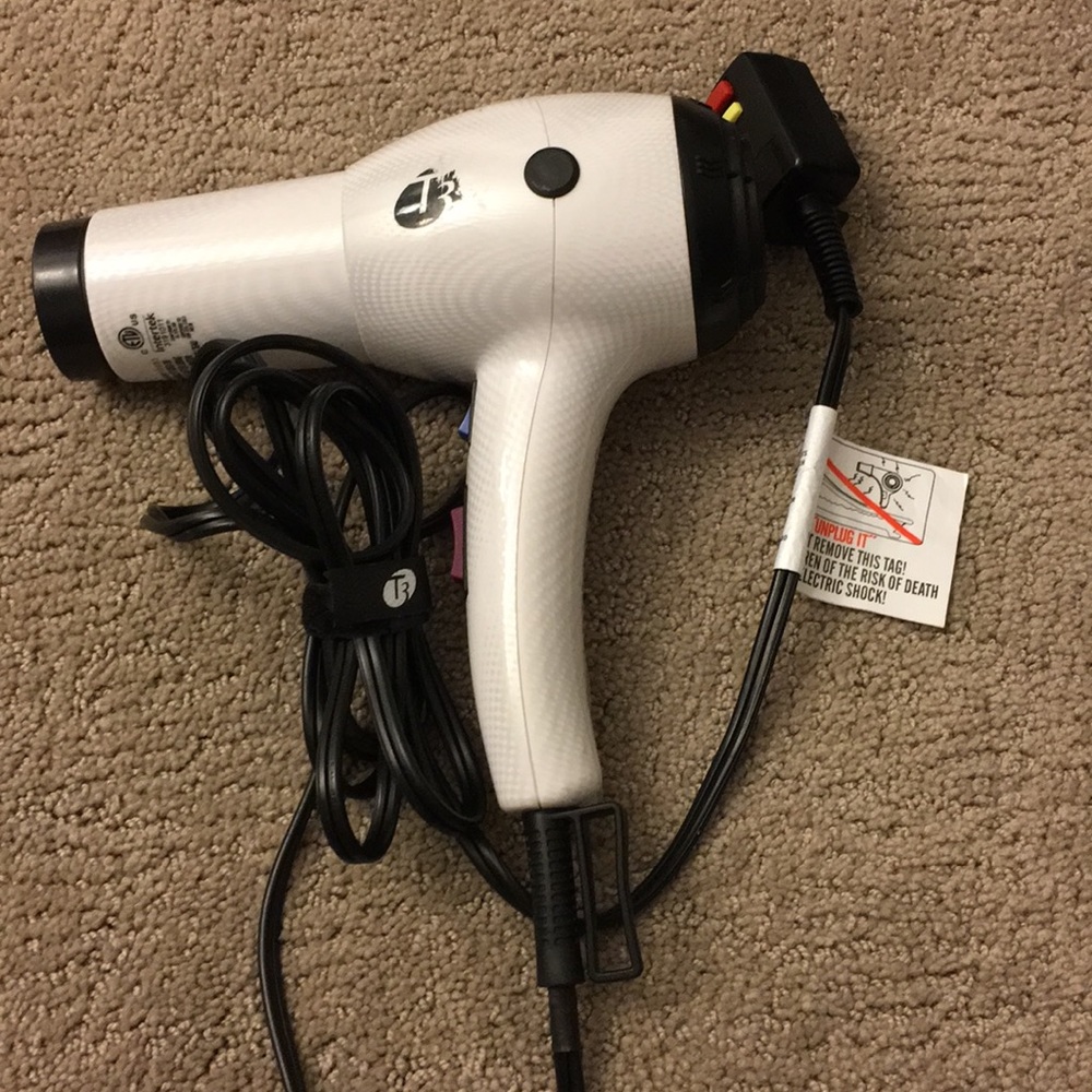 T3 micro featherweight hair dryer