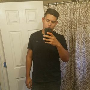 Meet your Posher, Luis