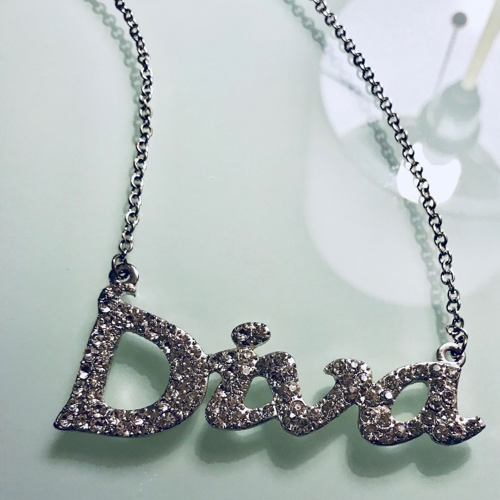 Diva women’s necklace