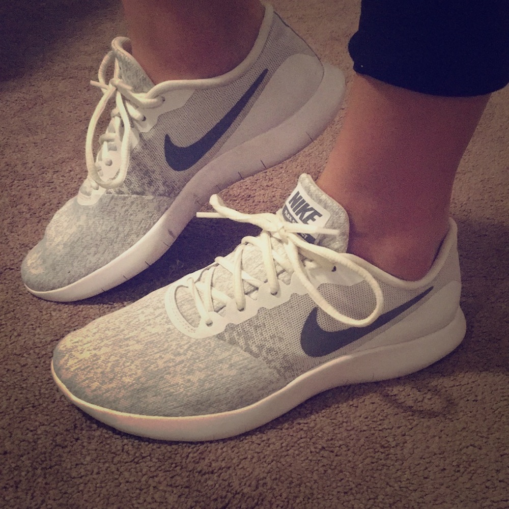 💥SOLD💥 Nike Flex Contact