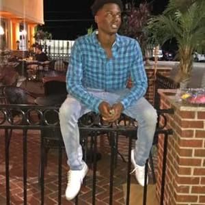 Meet your Posher, Dee