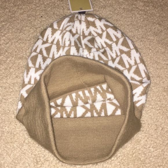 Authentic Michael Kors Beanie - Picture 3 of 3