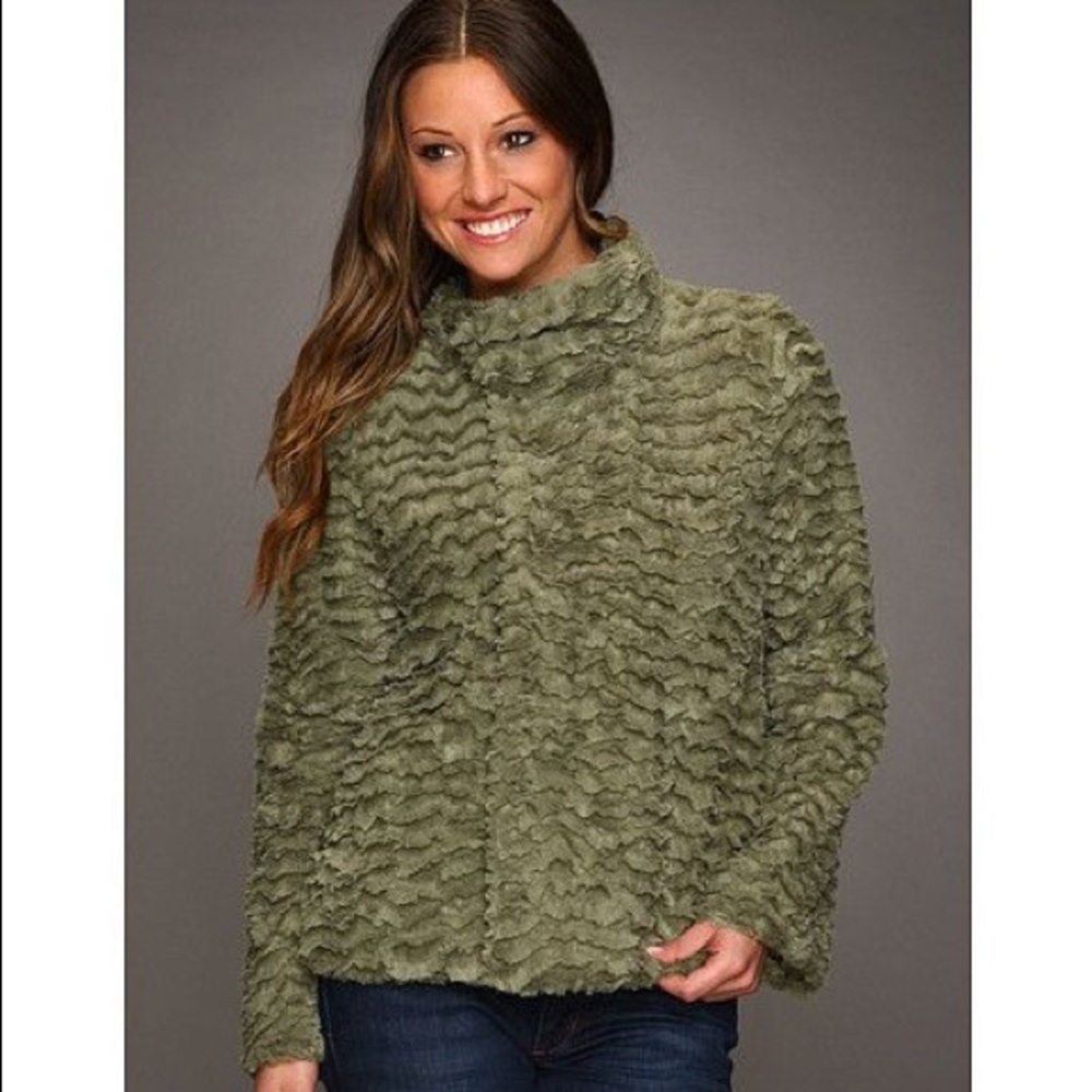 Patagonia Pelage Jacket in Olive