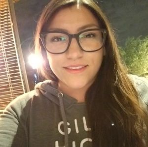 Meet your Posher, Beatriz