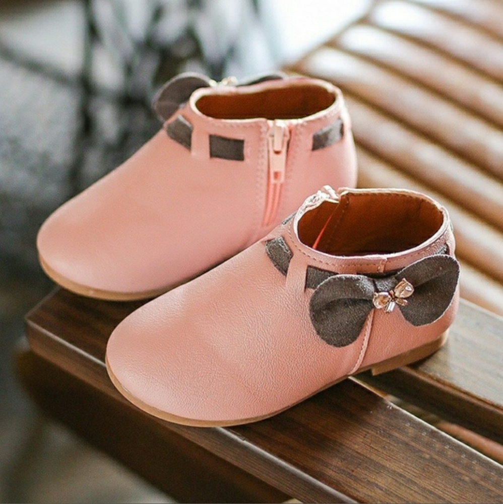 Girls shoes