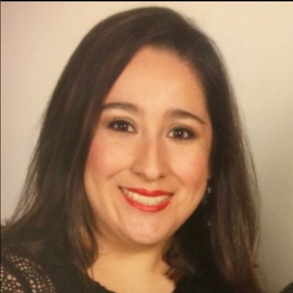 Meet your Posher, Noemi - Picture 1 of 1