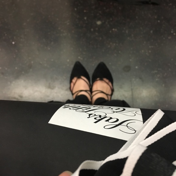 Meet your Posher, Ceci - Picture 2 of 4