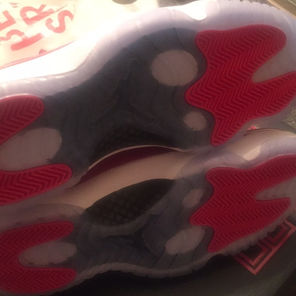 Jordan Retro 11 - Picture 5 of 7
