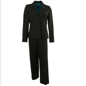 NWT $219 EVAN PICONE Pinstripe Career Suit  FREE SHIPPING Sz 8 Petite