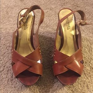 MICHAEL KORS Wooden Wedge Sz 7