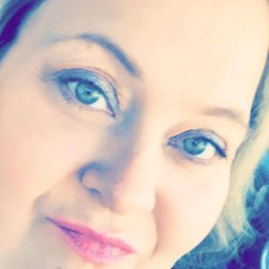 Meet your Posher, Lorie