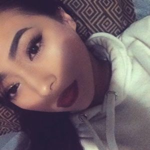 Meet your Posher, Kiana