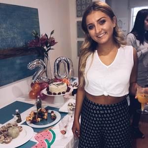 Meet your Posher, Emma