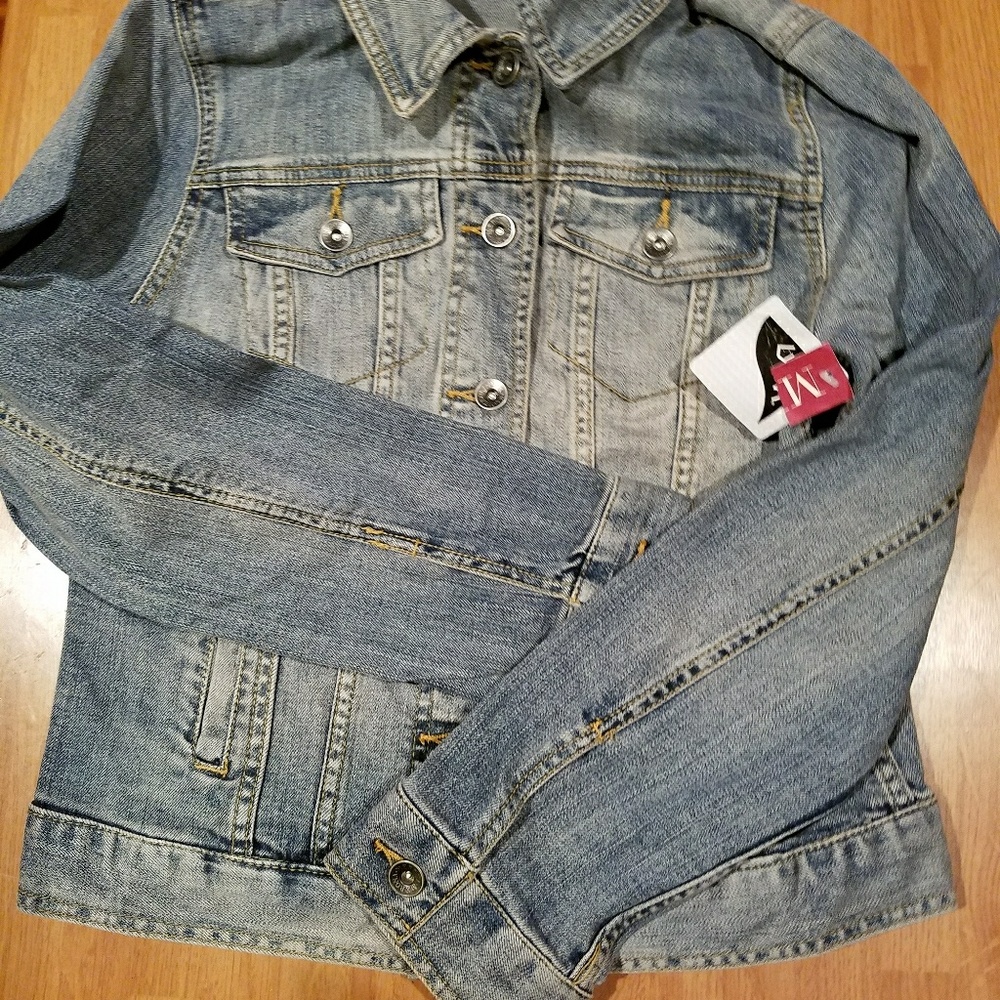 NWT JEAN JACKET XS
