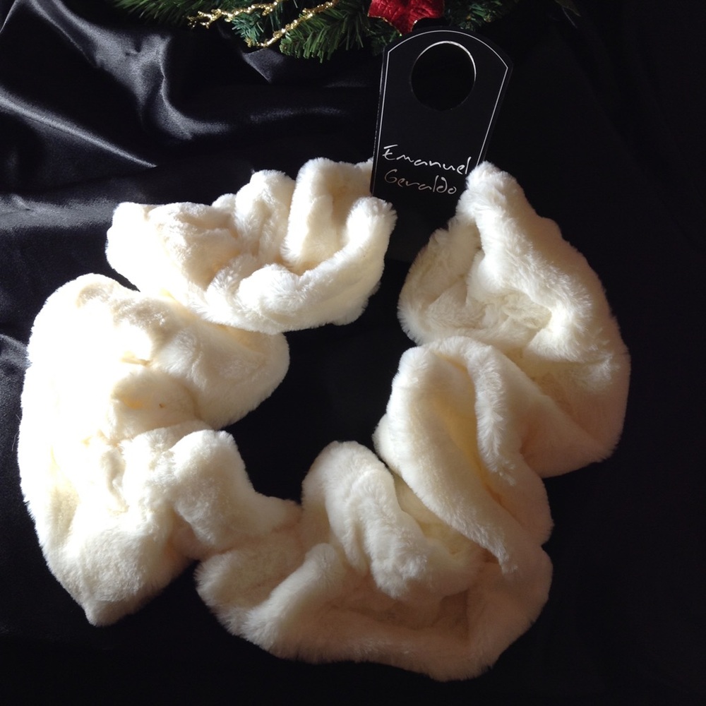 💎 Luxurious winter scarf