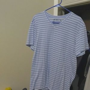 XL Rail V-neck shirt
