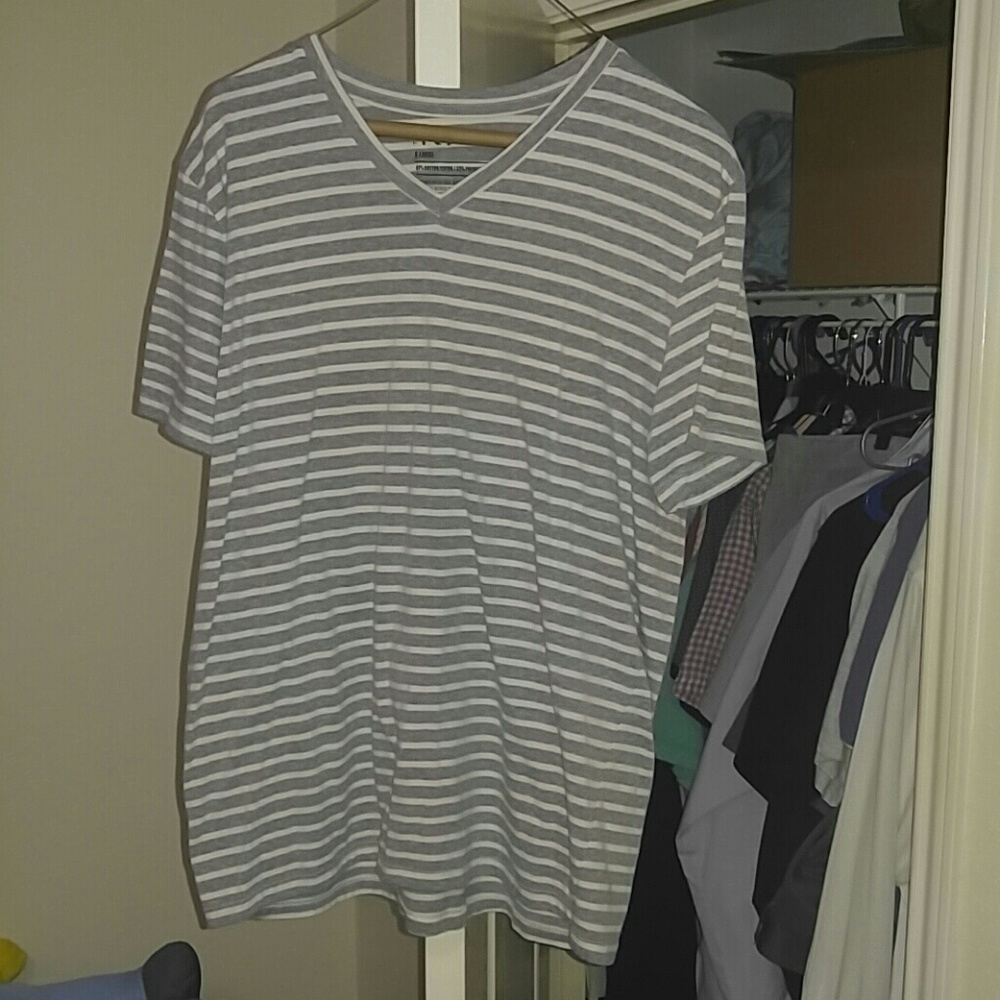 "The Rail" XL V-neck shirt