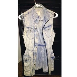 acid wash denim vest!