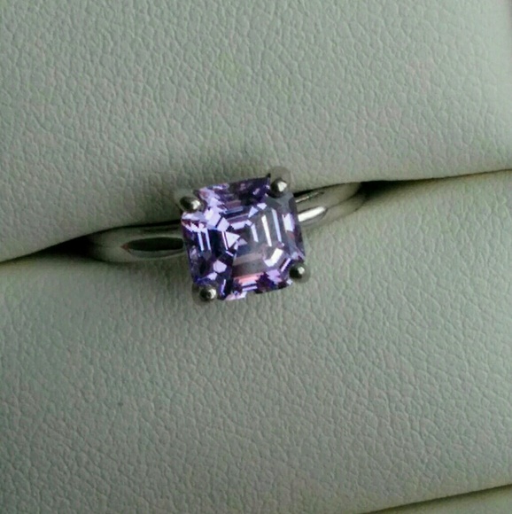 Sterling Silver Solitaire ring - Picture 2 of 4