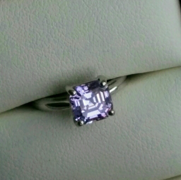 Sterling Silver Solitaire ring - Picture 4 of 4