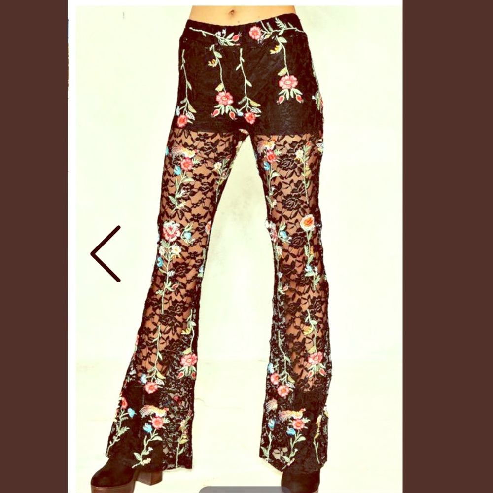 LACE FLARE BELL BOTTOMS 💥