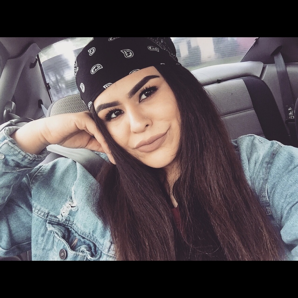 Meet your Posher, Angelica