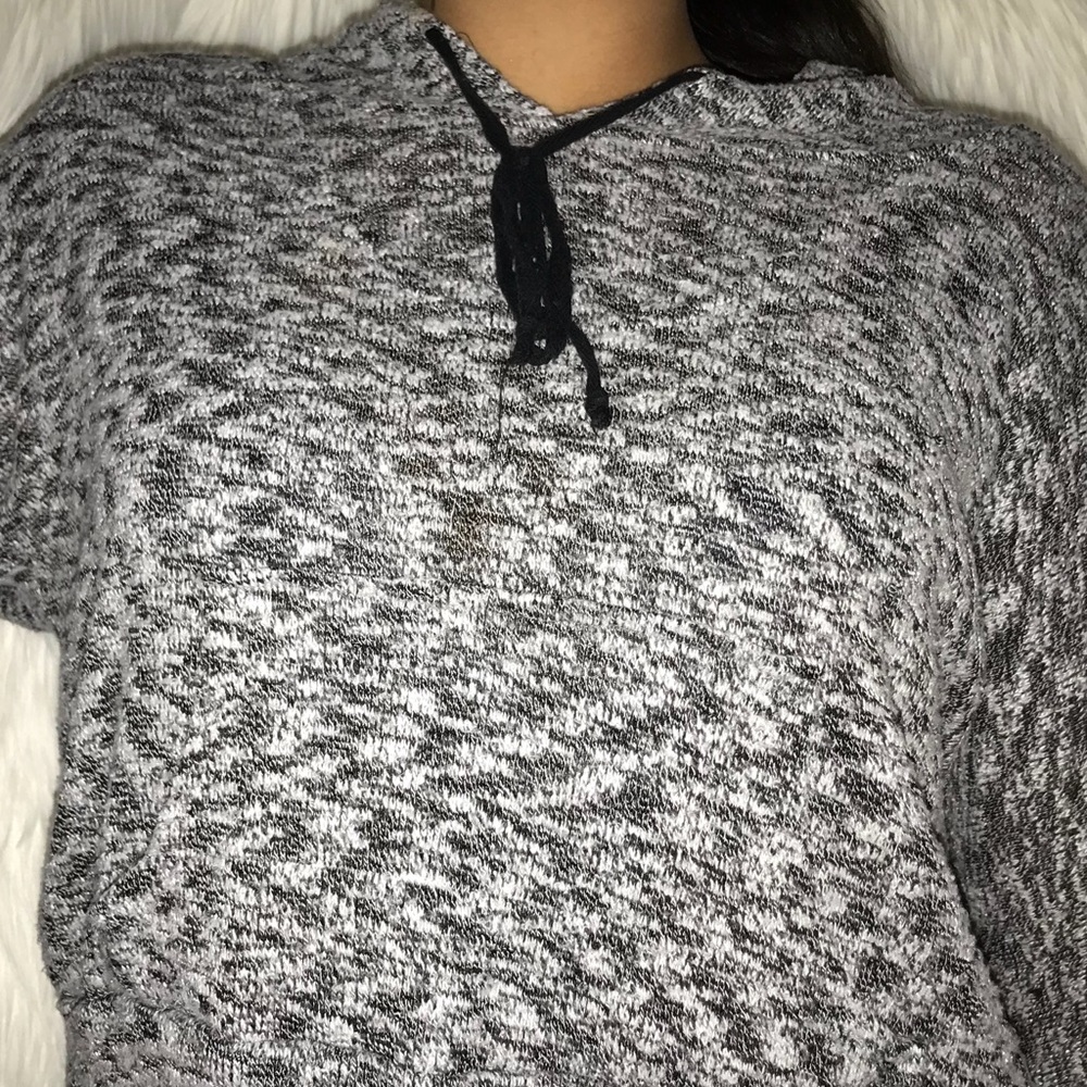 🖤 black and grey crop sweater 🖤