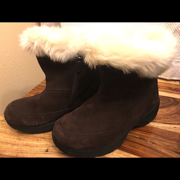 SOREL Northern Lite Zip Boots - Picture 2 of 8
