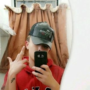 Meet your Posher, Axel