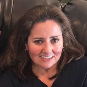 Meet your Posher, Anabela