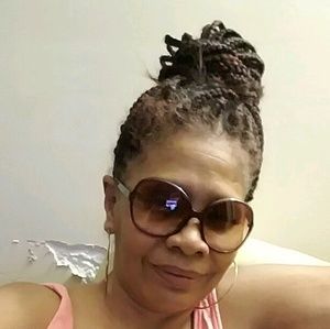 Meet your Posher, Stella