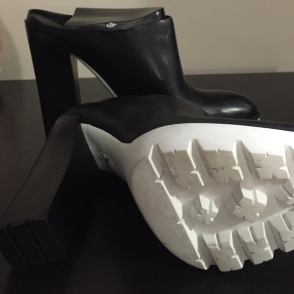 Heeled mules - Picture 2 of 2