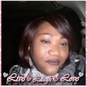 Meet your Posher, Monique